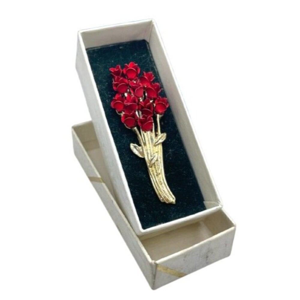 JT1  Vintage Signed DM 97 bouquet of red roses brooch in box